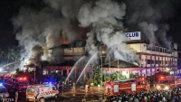 فيديو.. مقتل 23 شخصاجراء حريق بملهى ليلي في الهند
