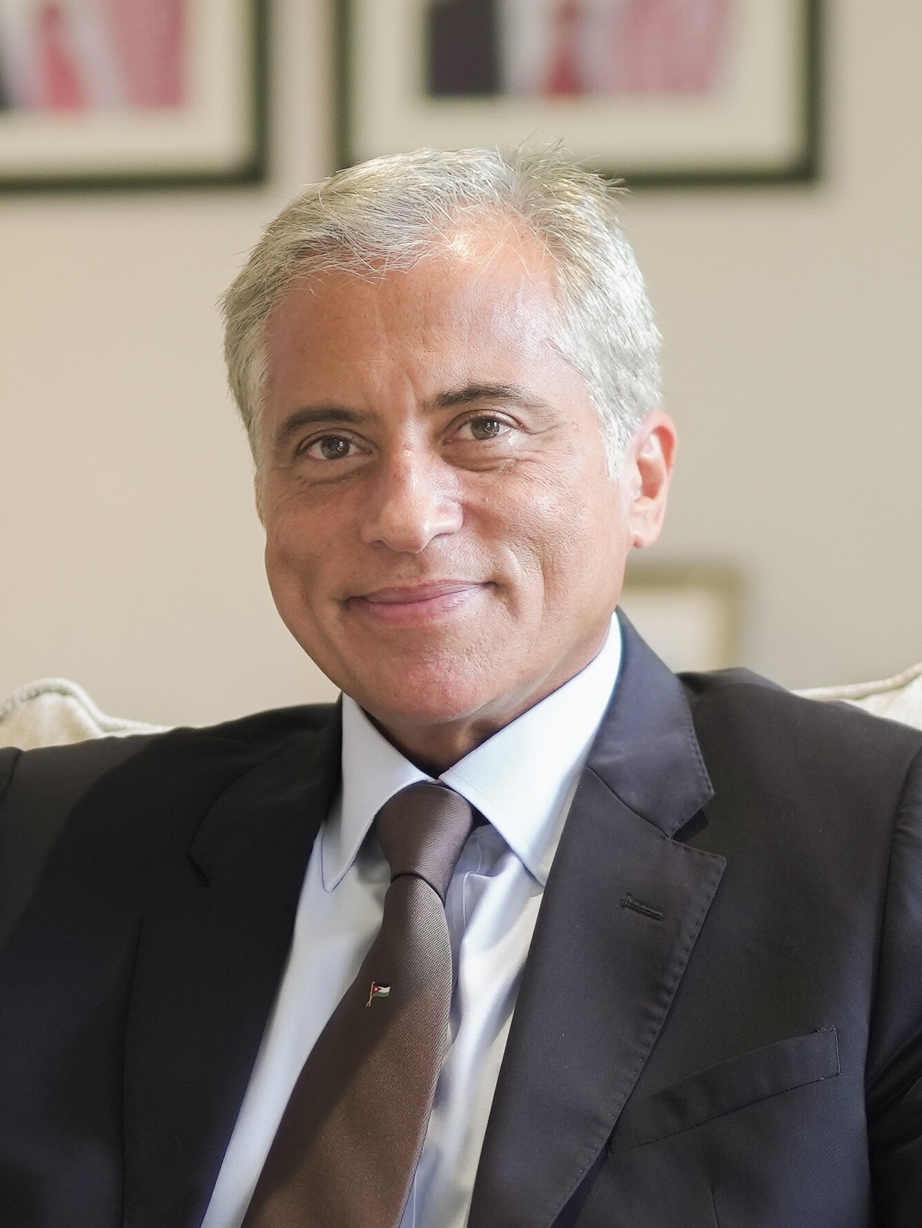 نائب يطلب تجديد عقد أحد اقاربه في مجلس النواب على نظام العقود