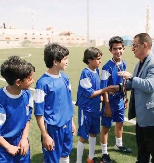 الجواهري يكرم النعيمات وهو صغيراً