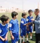 الجواهري يكرم النعيمات وهو صغيراً