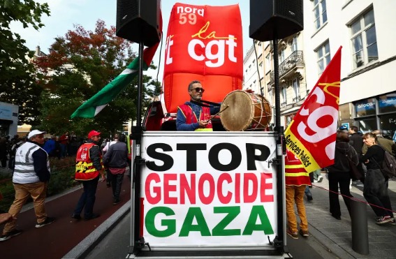 هولندي يتوّج بجائزة الكاريكاتير الأوروبي عن رسم يفضح الإبادة الإسرائيلية