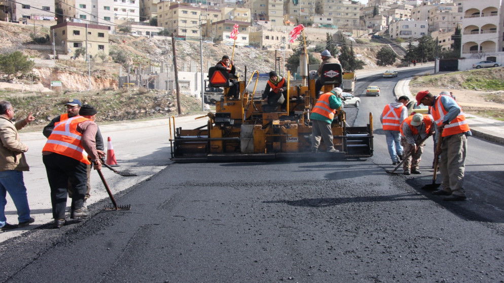 أعمال تعبيد في عمان بمساحة 500 ألف متر مربع وبكلفة 3 ملايين دينار