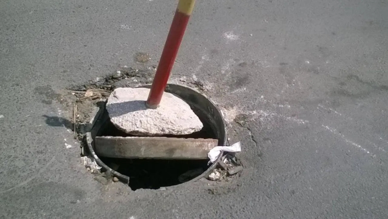 اجراءات قانونية ضد المتورطين بسرقة المناهل