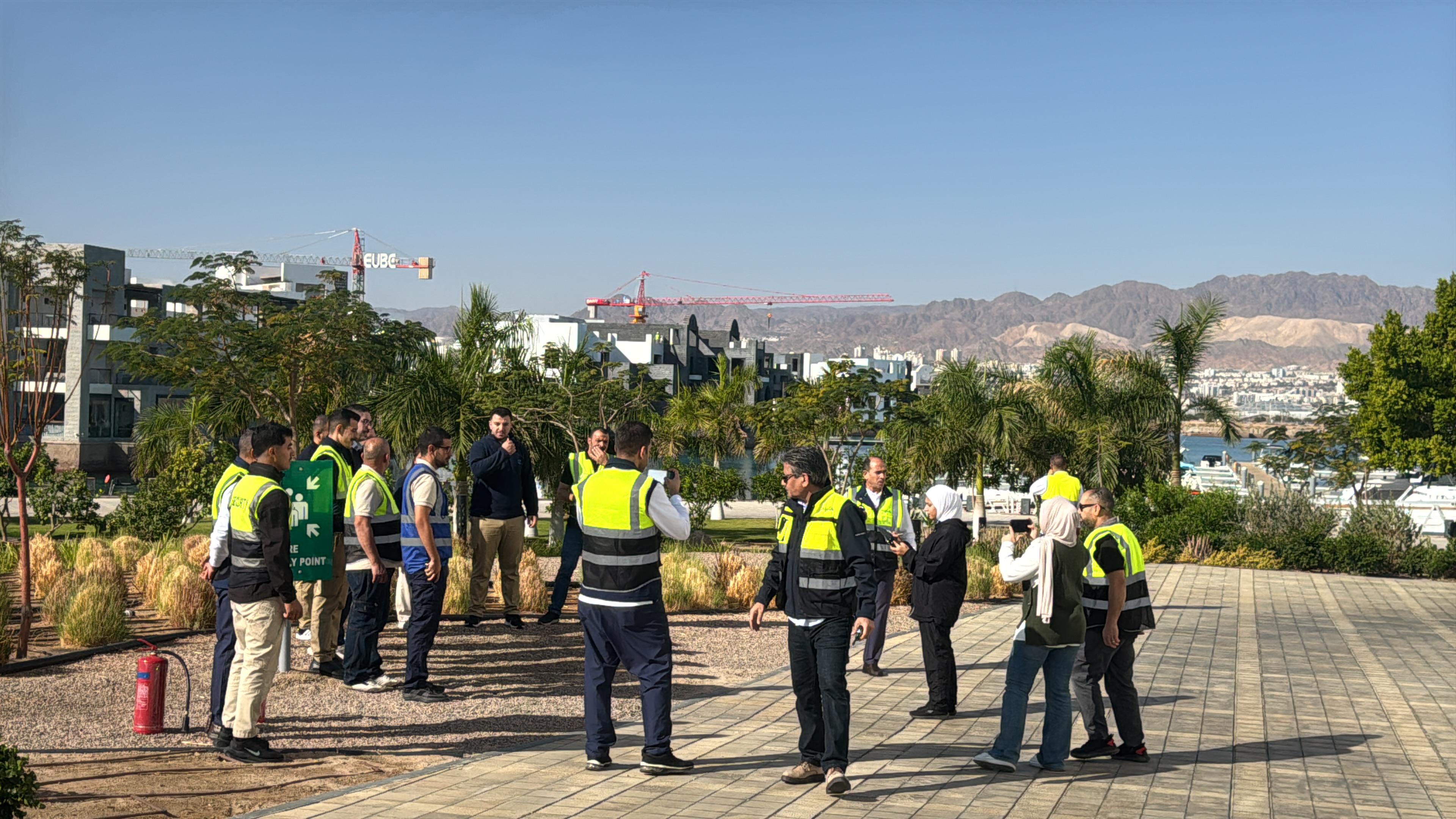 واحة أيلة تجري تمرين حريق مشترك لتعزيز معايير السلامة ورفع الجاهزية للطوارئ