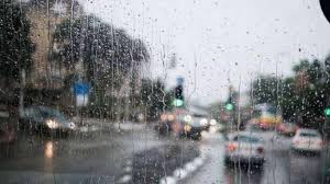 تفوض مديري المدارس باتخاذ قرار الدوام وفق الحالة الجوية