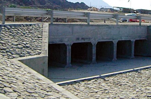 اغلق مناهل صرف مياه الأمطار.. تحويل مالك محل للمدعي العام بإربد