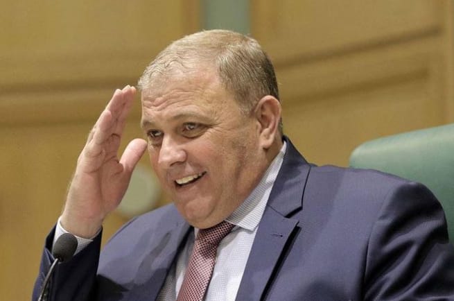 عطية لنائب مش ناقصني تنظير