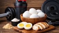 لبناء العضلات وإنقاص الوزن.. ما أفضل توقيت لتناول البيض؟