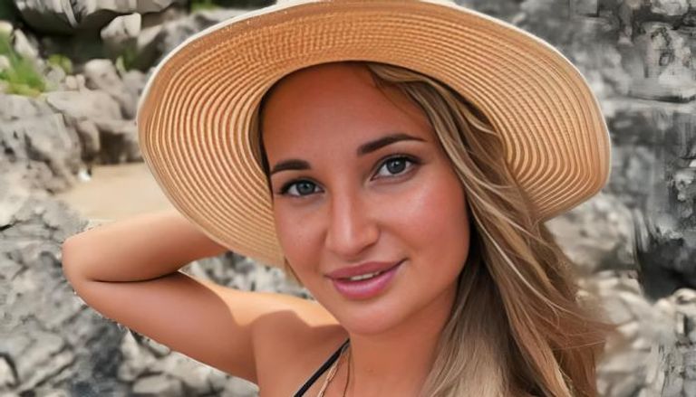 بعد عملية تجميل فاشلة.. وفاة المؤثرة الإيطالية يوليا بورتسيفا