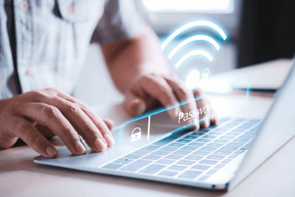 47 بالمئة من الأسر في عمان تشترك بالإنترنت الثابت