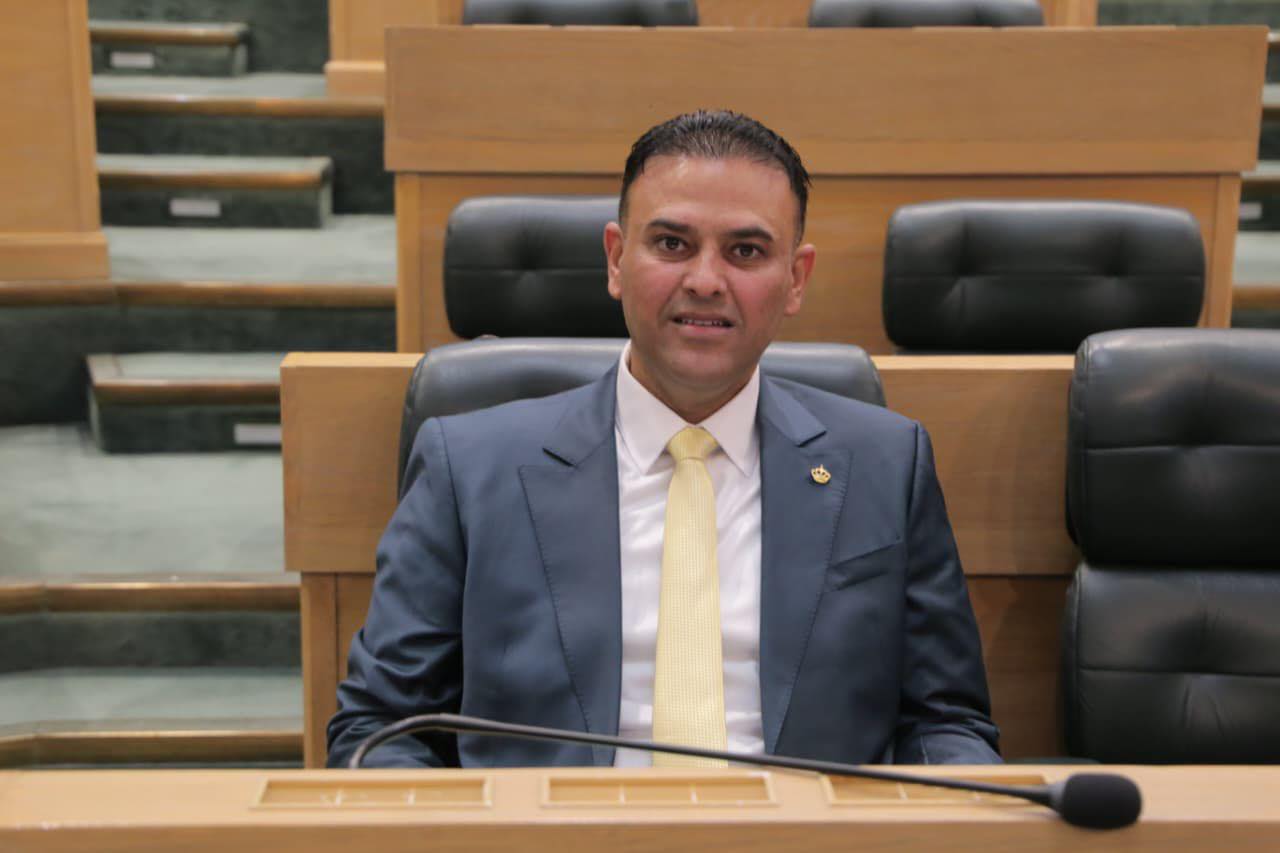 المصري يُحرج وزير الأشغال بسؤال نيابي حول جودة الطرق والجسور ورقابة التكاليف ومحاسبة المقصّرين