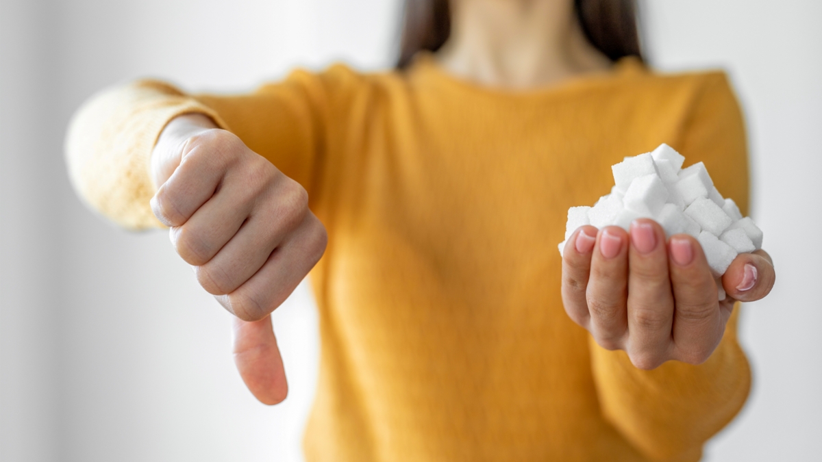 ماذا يحدث لجسمك عند التوقف عن تناول السكر 14 يومًا؟