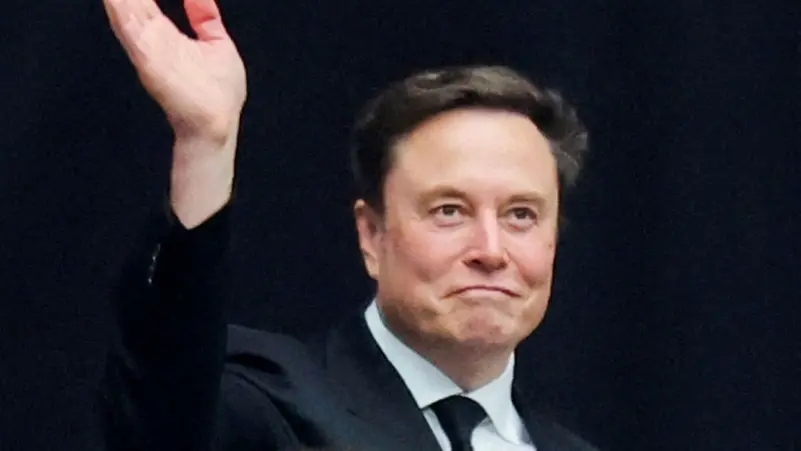 إيلون ماسك يفسّر لماذا ادخار التقاعد قد يصبح غير مهم خلال 20 عاماً