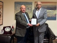 السفير السوداني يلتقي سماوي ويكرّمه بدرع نظير جهوده في دعمه الدائم للثقافة والمثقفين