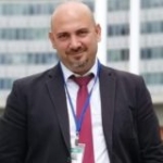 إيران بين الشاه والخميني.. من “ملك الملوك” إلى “آخر القلاع”!