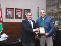 جامعة البترا تكرم خريجها محمد جبارة لتميزه في سوق العمل