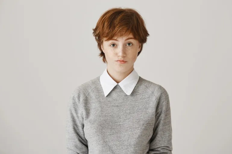 لماذا لا نبتسم في صور جواز السفر؟