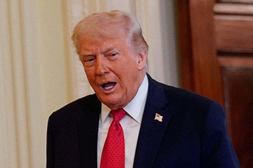 ترامب يهدد بفرض رسوم جمركية على الدول التي لا تؤيد خطته في شأن غرينلاند