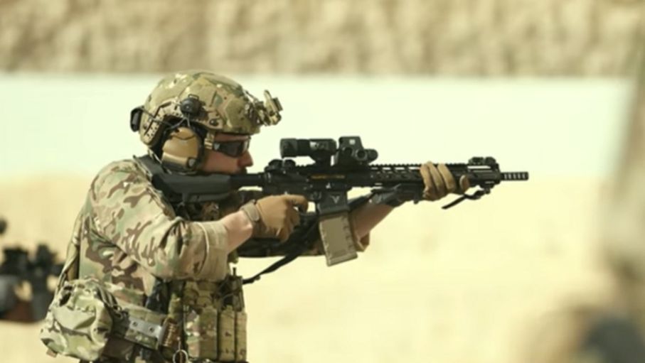 القناة الخاصة لولي العهد على يوتيوب تنشر مقطعا لتدريب رمايات نفذته الكتيبة الخاصة 101