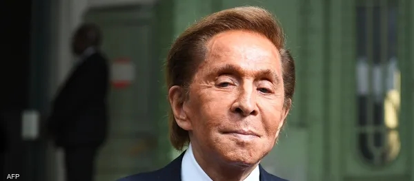 وفاة مصمم الأزياء الشهير فالنتينو في منزله