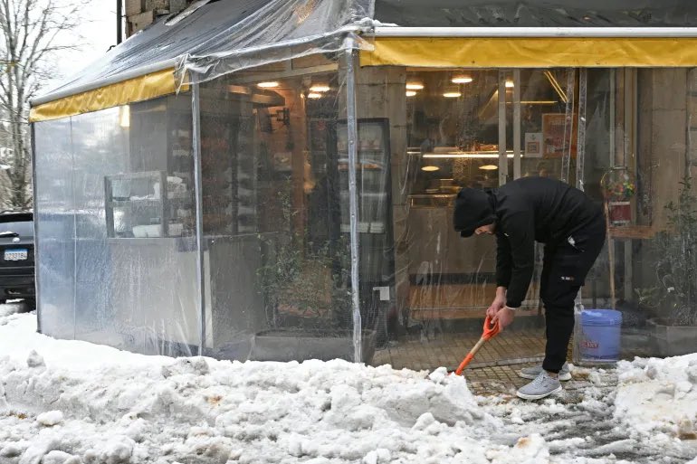 موجة قطبية تجتاح 12 دولة عربية.. ثلوج وصقيع وتحذيرات للمواطنين