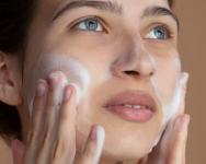 غسول طبيعي لجميع أنواع البشرة .. بشرة نظيفة بمكونات لطيفة