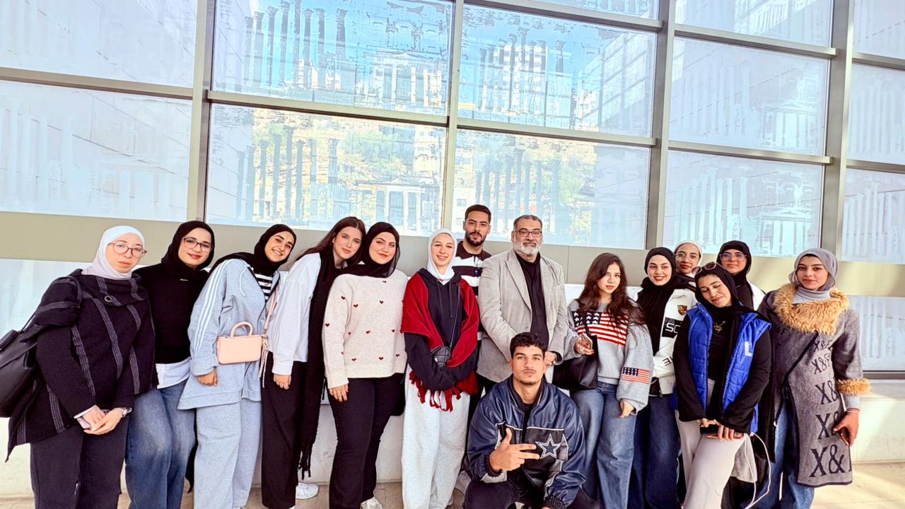 جامعة فيلادلفيا تنظم رحلة تعليمية إلى متحف الأردن لطلبة اللغة الإنجليزية التطبيقية