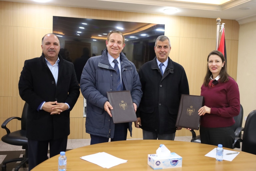 توقيع مذكرة تفاهم مشتركة بين وزارة الطاقة وشركة توزيع الكهرباء وجيدكو لدعم الاستثمار في مجمع الصناعات الزراعية التنموية بالأغوار الجنوبية