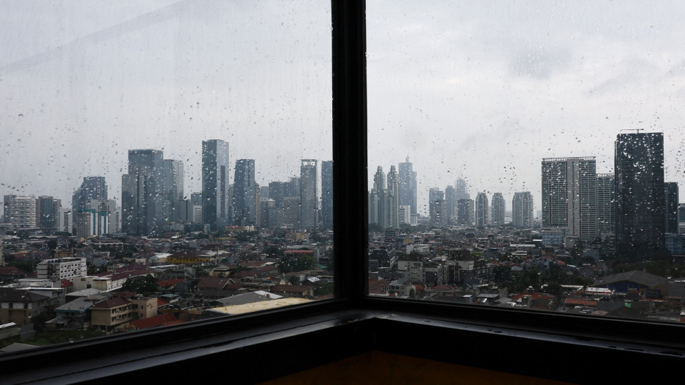 7 قتلى و82 مفقودا في انهيار أرضي في إندونيسيا