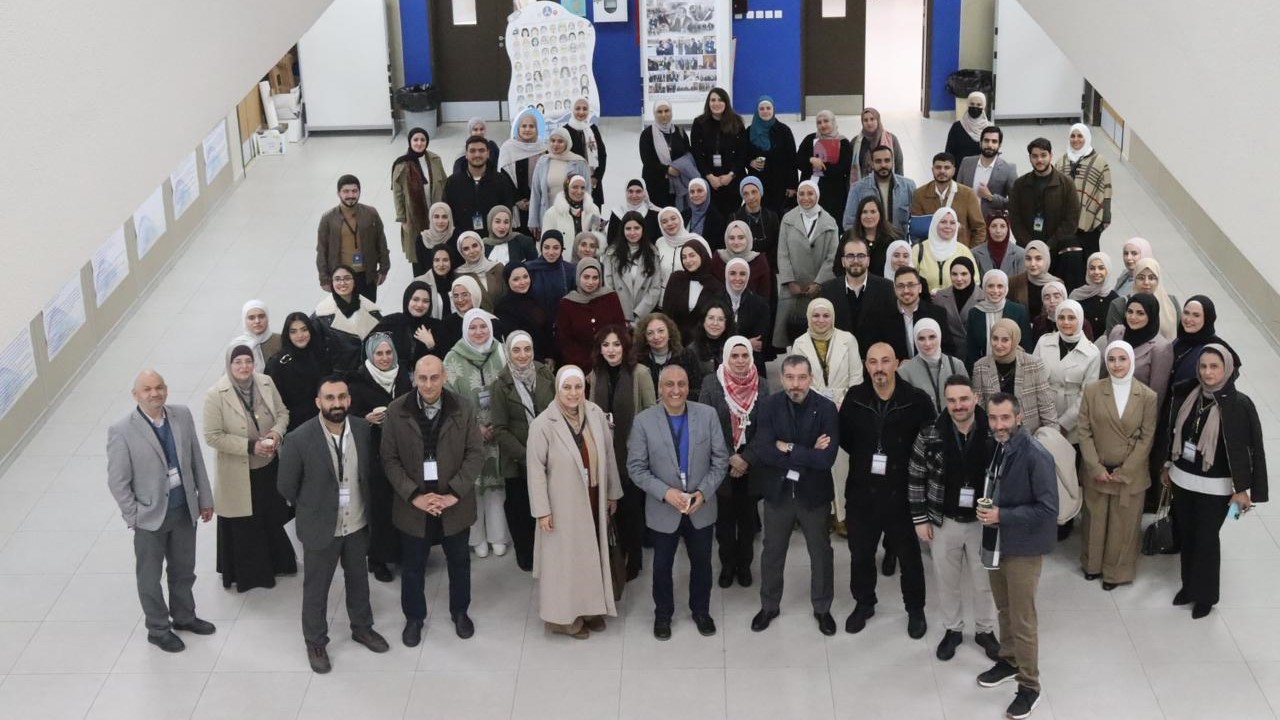 جامعة الزرقاء تشارك في تحكيم مشاريع تخرج هندسة العمارة بالجامعة الهاشمية