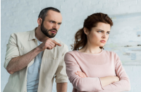 عالمة نفس تكشف العلامات التحذيرية لسلوك الشريك العدواني