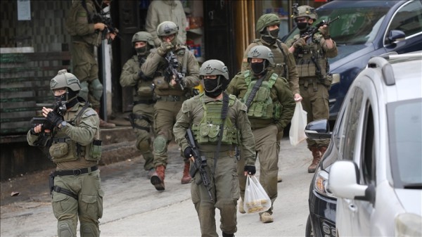 الجيش الإسرائيلي يقتحم مناطق فلسطينية في الضفة الغربية