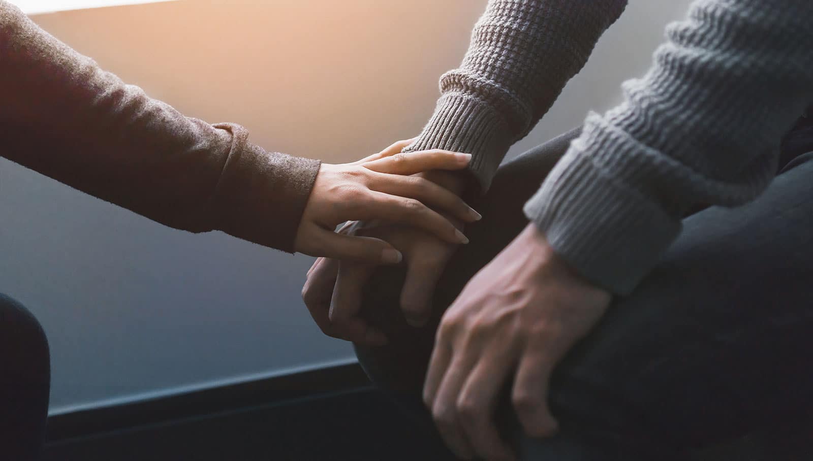 سلوكيات مقلقة تكشف الإدمان والاضطرابات النفسية… الصحة تحذّر وتدعو للعلاج المجاني