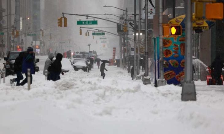 تواصل موجة البرد في الولايات المتحدة مخلفةً 30 قتيلاً على الأقل وأكثر من 600 ألف منزل بدون كهرباء (صور)