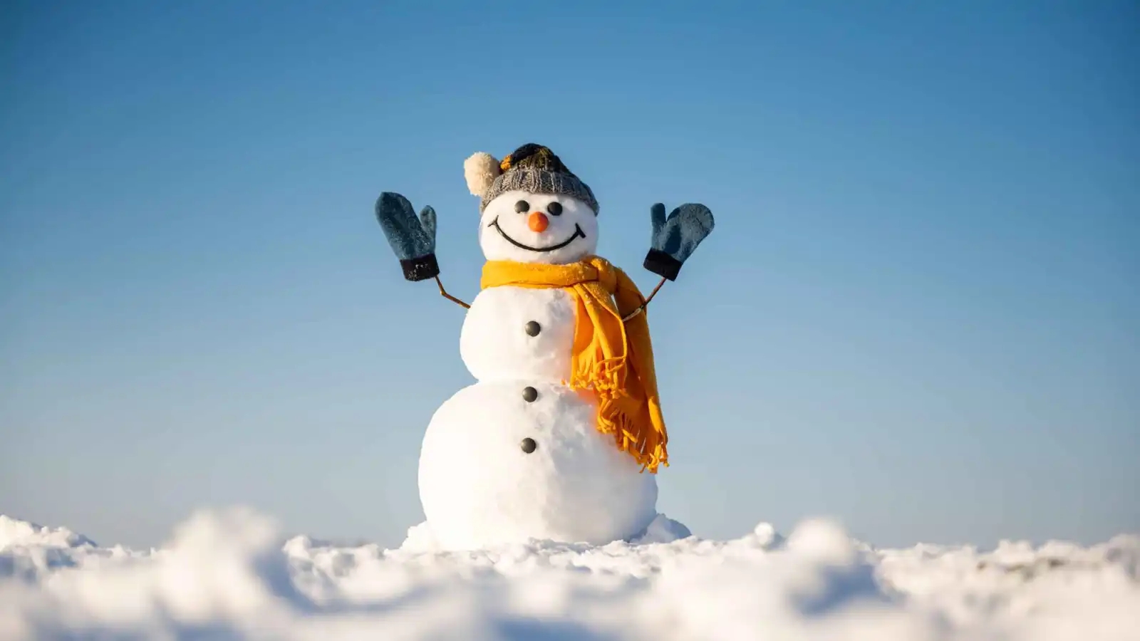 هجوم غريب على رجلي ثلج في تركيا يثير جدلاً واسعاً (فيديو)