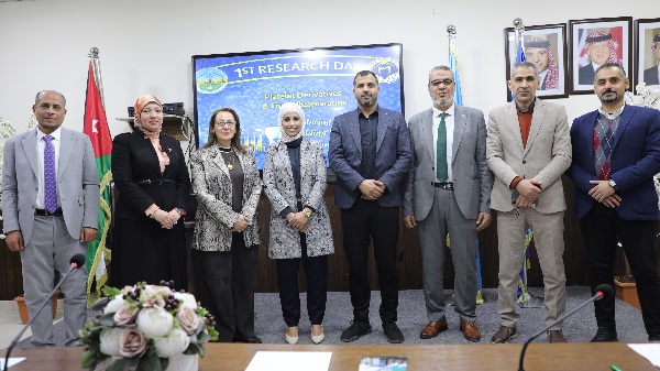 كلية طب الأسنان في جامعة الزرقاء تنظم يومًا علميًا للبحث العلمي