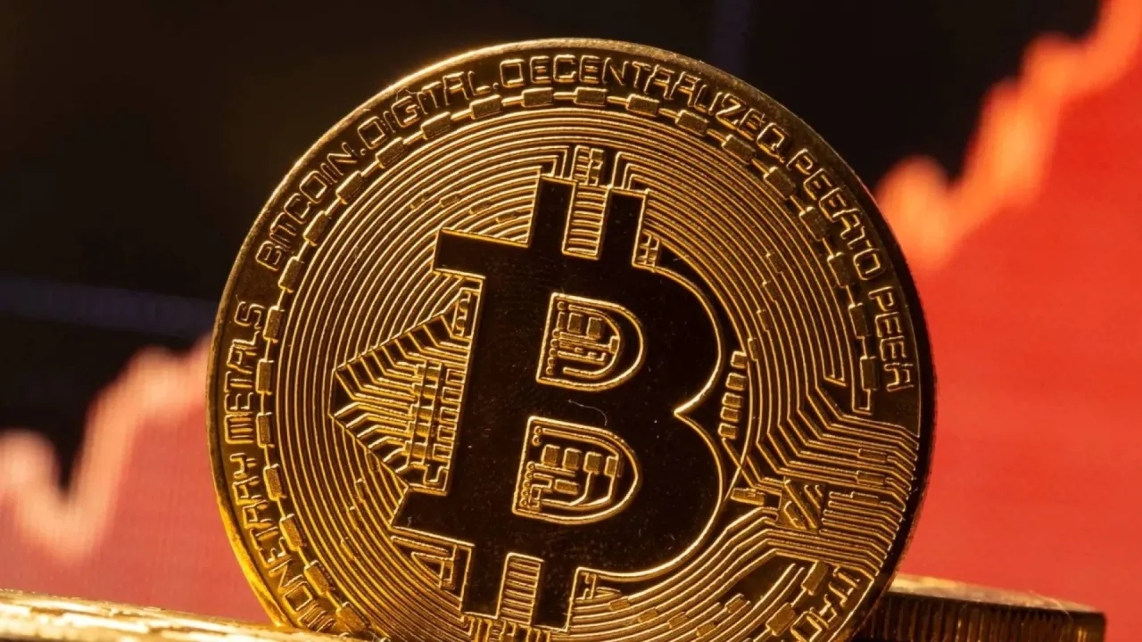 بيتكوين تستعيد توازنها و تستقر فوق حاجز 84 ألف دولار