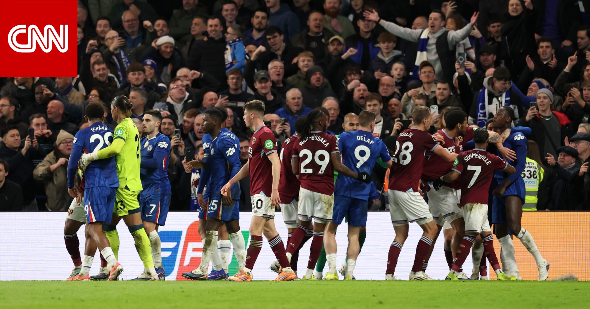 محاولة خنق واعتداء بالضرب.. مشاجرة عنيفة بين لاعبي تشيلسي ووست هام