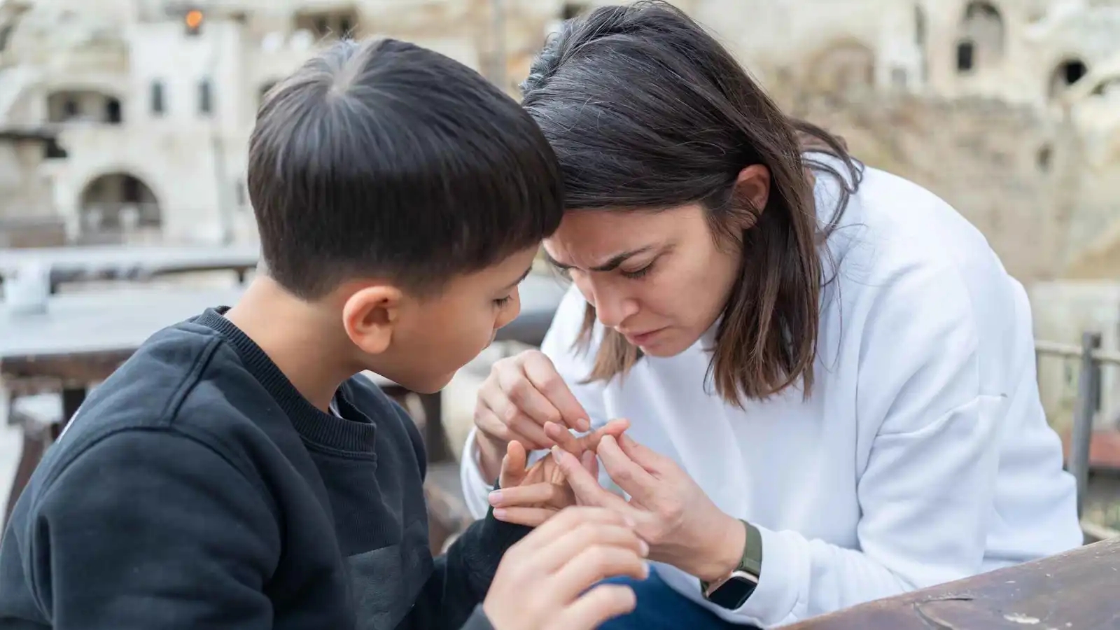 الشظايا تحت الجلد.. كيف يمكن علاجها في المنزل؟