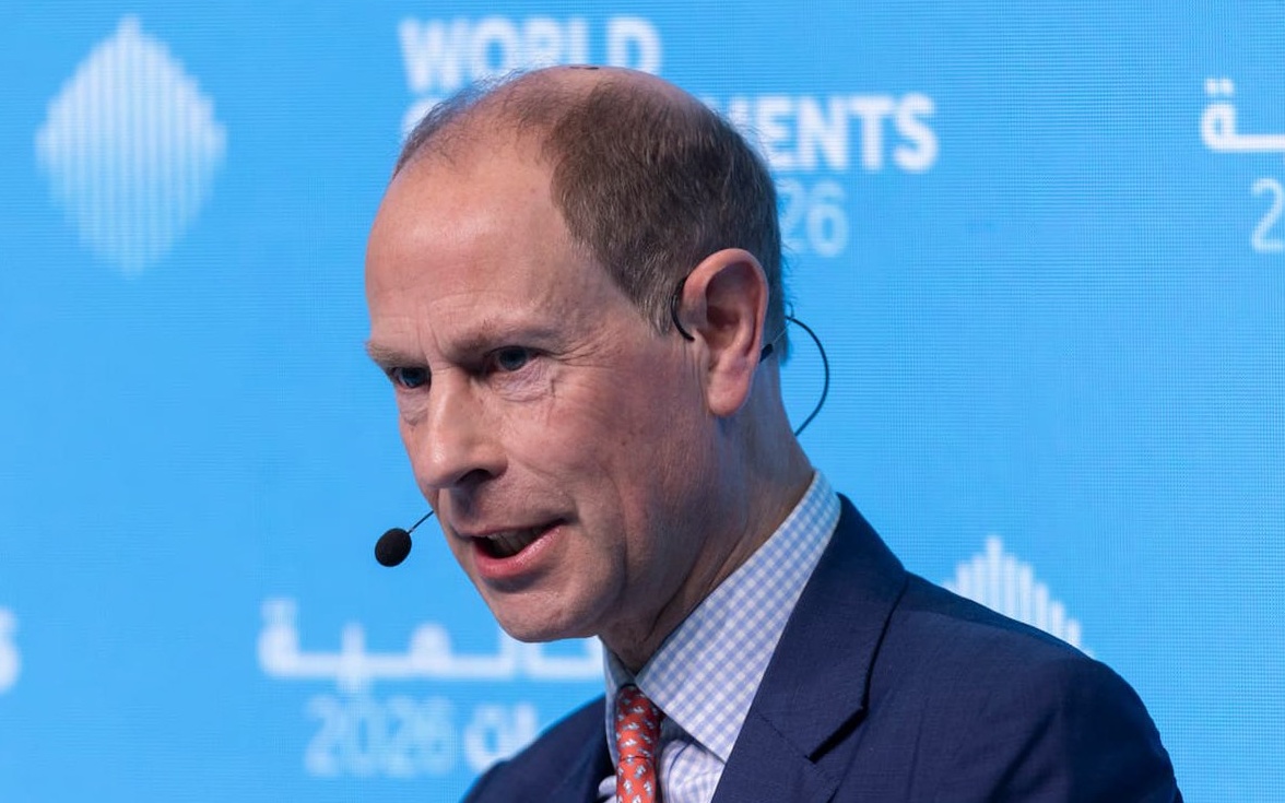 الأمير إدوارد يتحدث علناً عن فضيحة إبستين