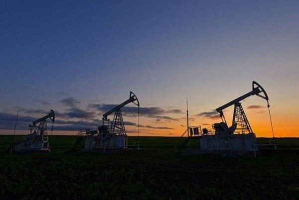 النفط مستقر مع ترقب الأسواق احتمال تهدئة التوتر بين الولايات المتحدة وإيران