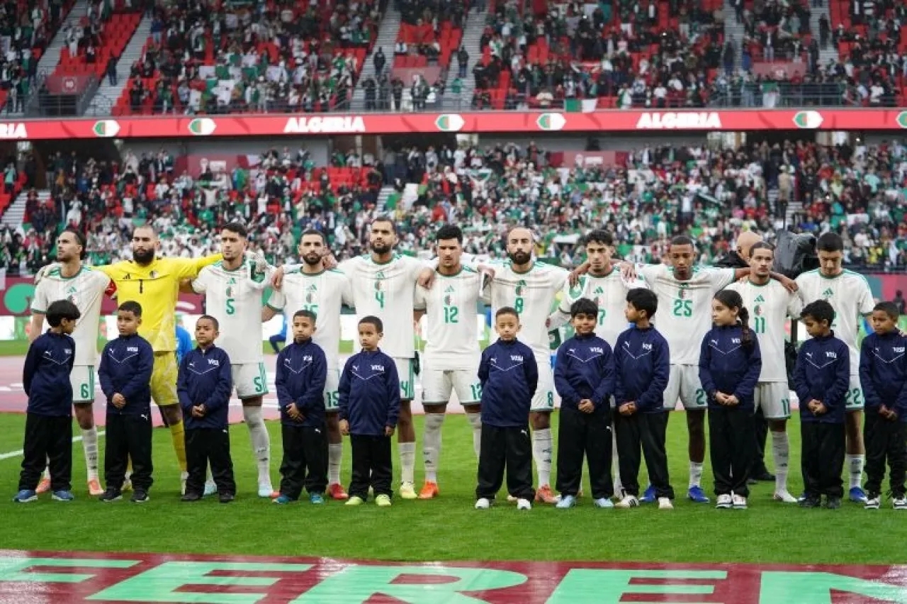 لماذا يدخل اللاعبون مع الأطفال قبل مباريات كرة القدم؟