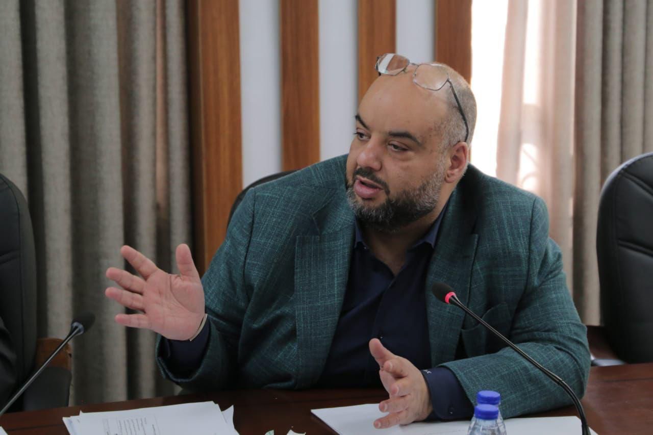 عن الكأس… ولماذا نُصرّ على النظر إلى الفارغ.. النائب الخشمان يكتب