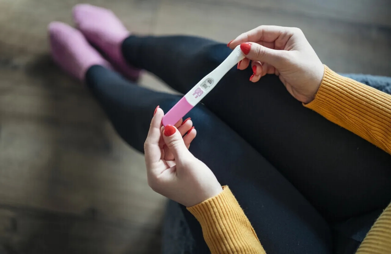 هل يوجد صلة بين لقاحات كوفيد19 وانخفاض معدلات الإنجاب؟