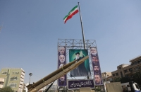 أنتم تبدأون ونحن ننهي.. لافتة عملاقة في ميدان فلسطين بطهران تحدد أهدافا محتملة في تل أبيب (صور)