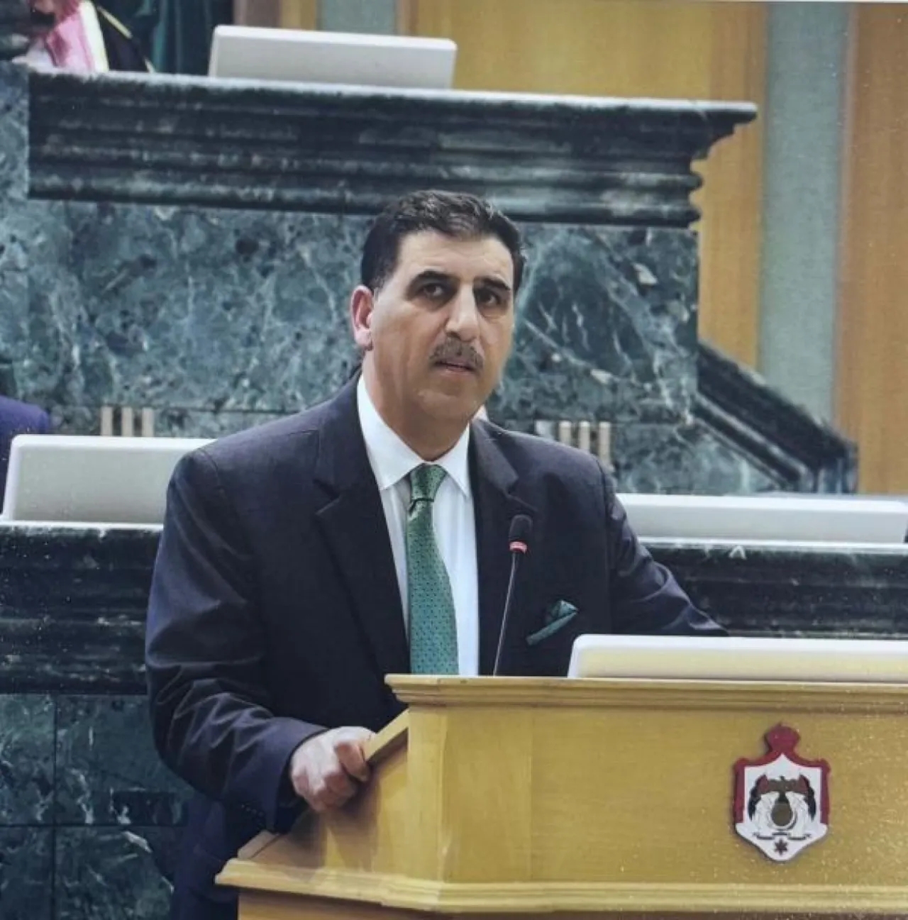 نائب يكشف وفاة قريب له بعد تعيينه في التربية دون صرف راتبه