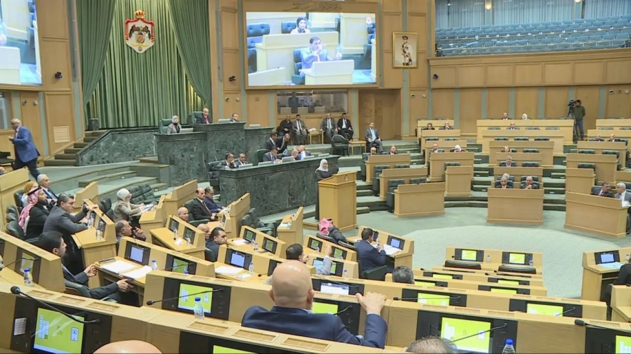 مجلس النواب يواصل مناقشة مشروع قانون الغاز