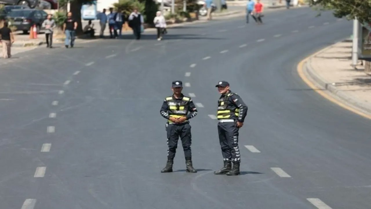 إغلاقات وتحويلات مرورية لتوسعة تقاطع الاستقلال