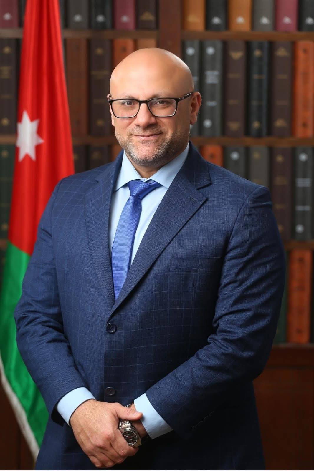 الجراح يهنئون الدكتور وليد الحلبي بمناسبة تعيينه مديراً لمستشفى بسمه