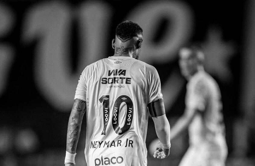 بشكل مفاجئ.. نيمار يعلن عن موعد اعتزاله كرة القدم